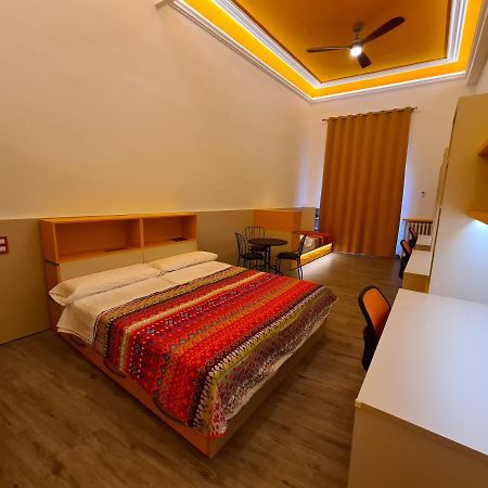 Apartaments Vicus 3 Con Vistas A La Plaza Mayor De Vic Extérieur photo