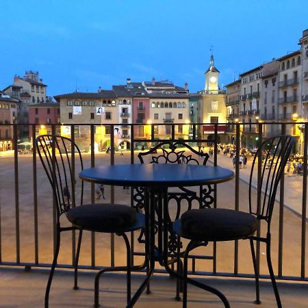 Apartaments Vicus 3 Con Vistas A La Plaza Mayor De Vic Extérieur photo