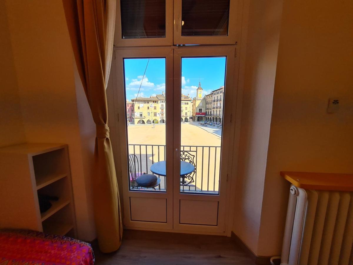Apartaments Vicus 3 Con Vistas A La Plaza Mayor De Vic Extérieur photo